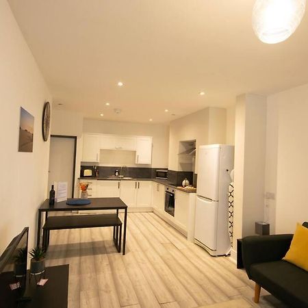 Luxe Living City Apartment - Beach, Wifi, Parking 斯旺西 外观 照片